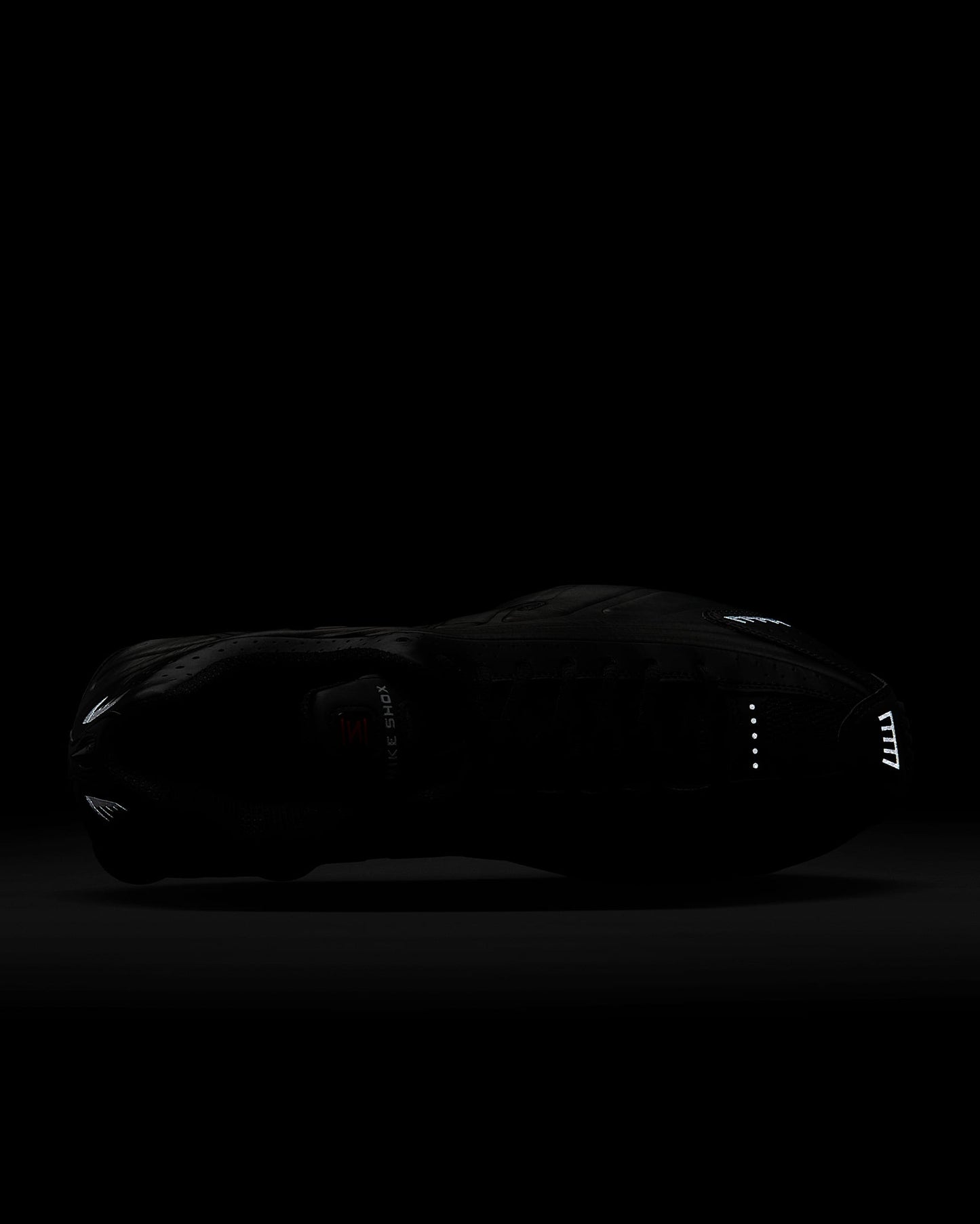 Nike Shox R4 HQ1988-001