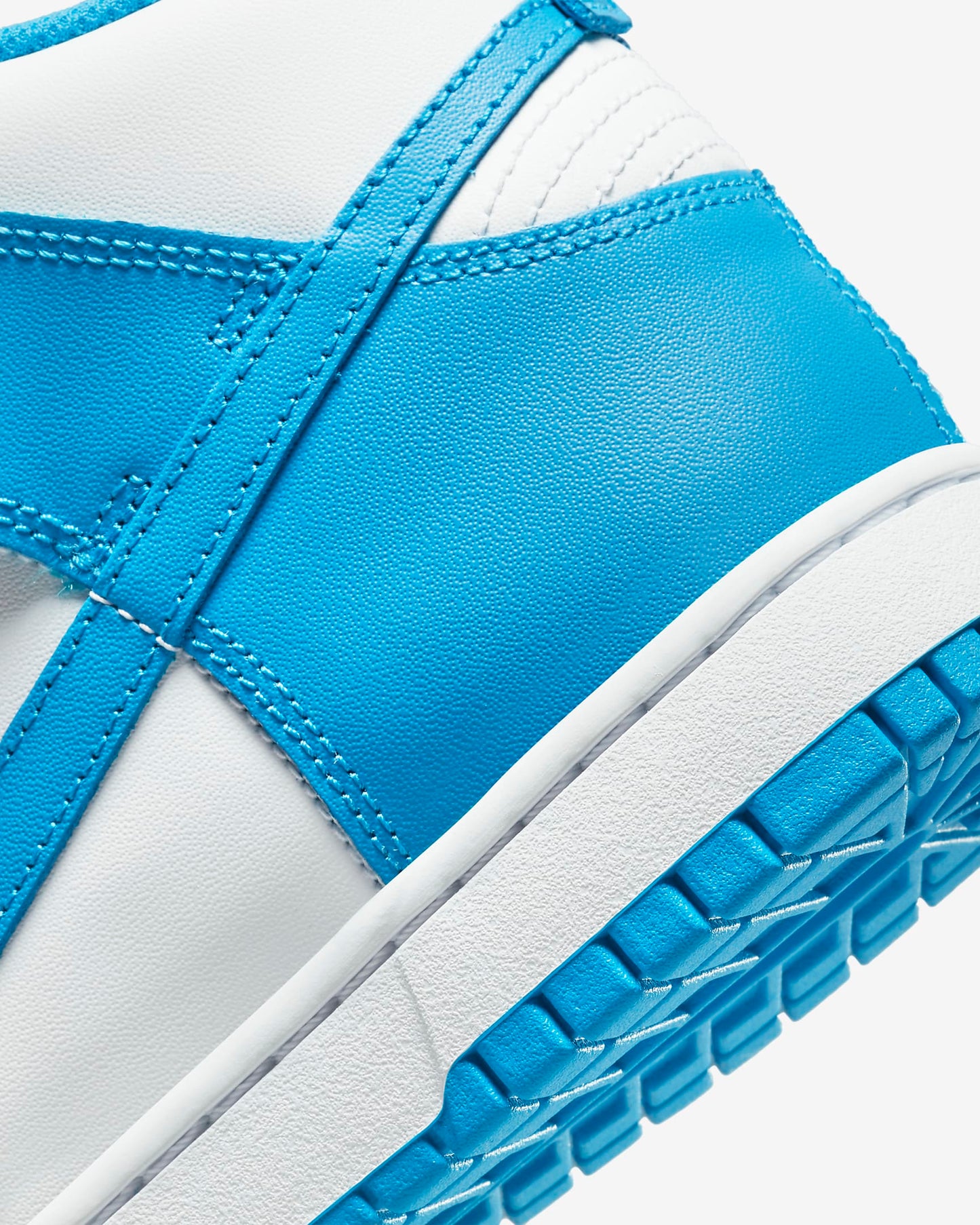 Nike Dunk Hi Retro DD1399-400