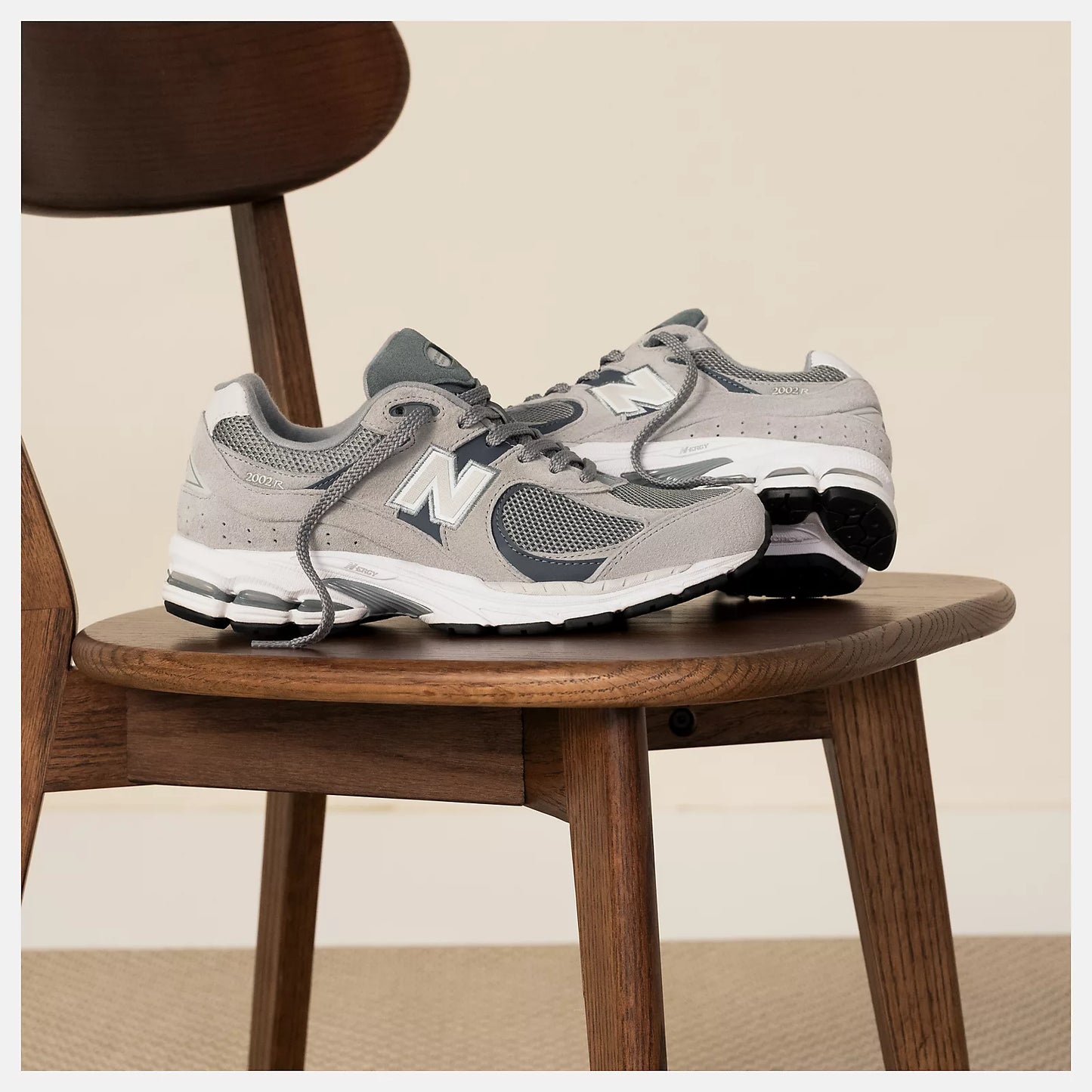 New Balance 2002R M2002RST