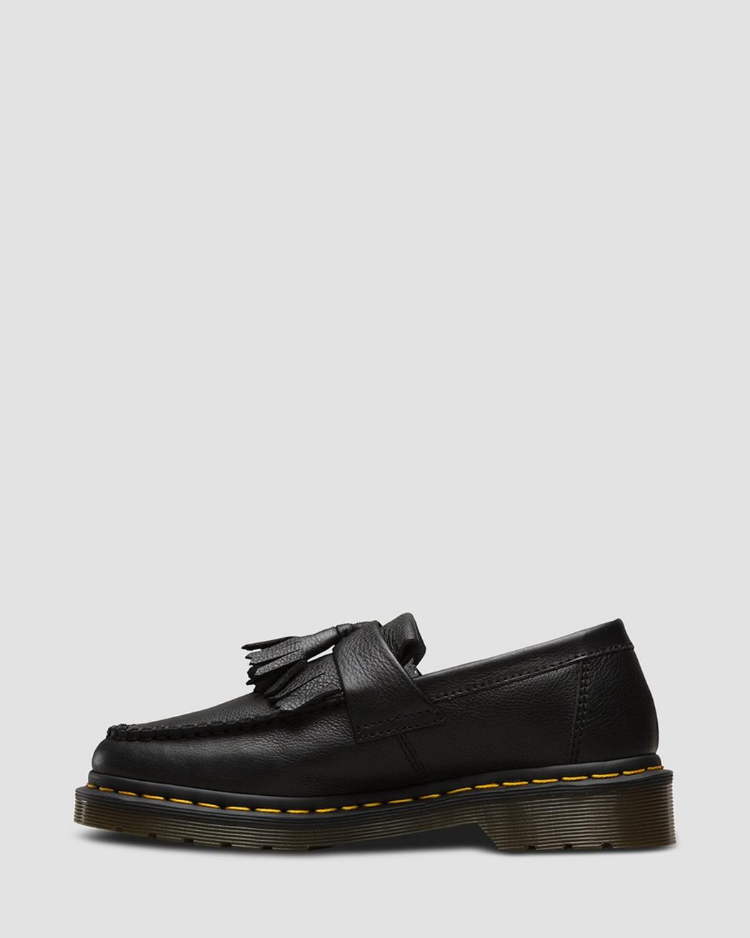 Dr. Martens Adrian Black Virginia 22760001