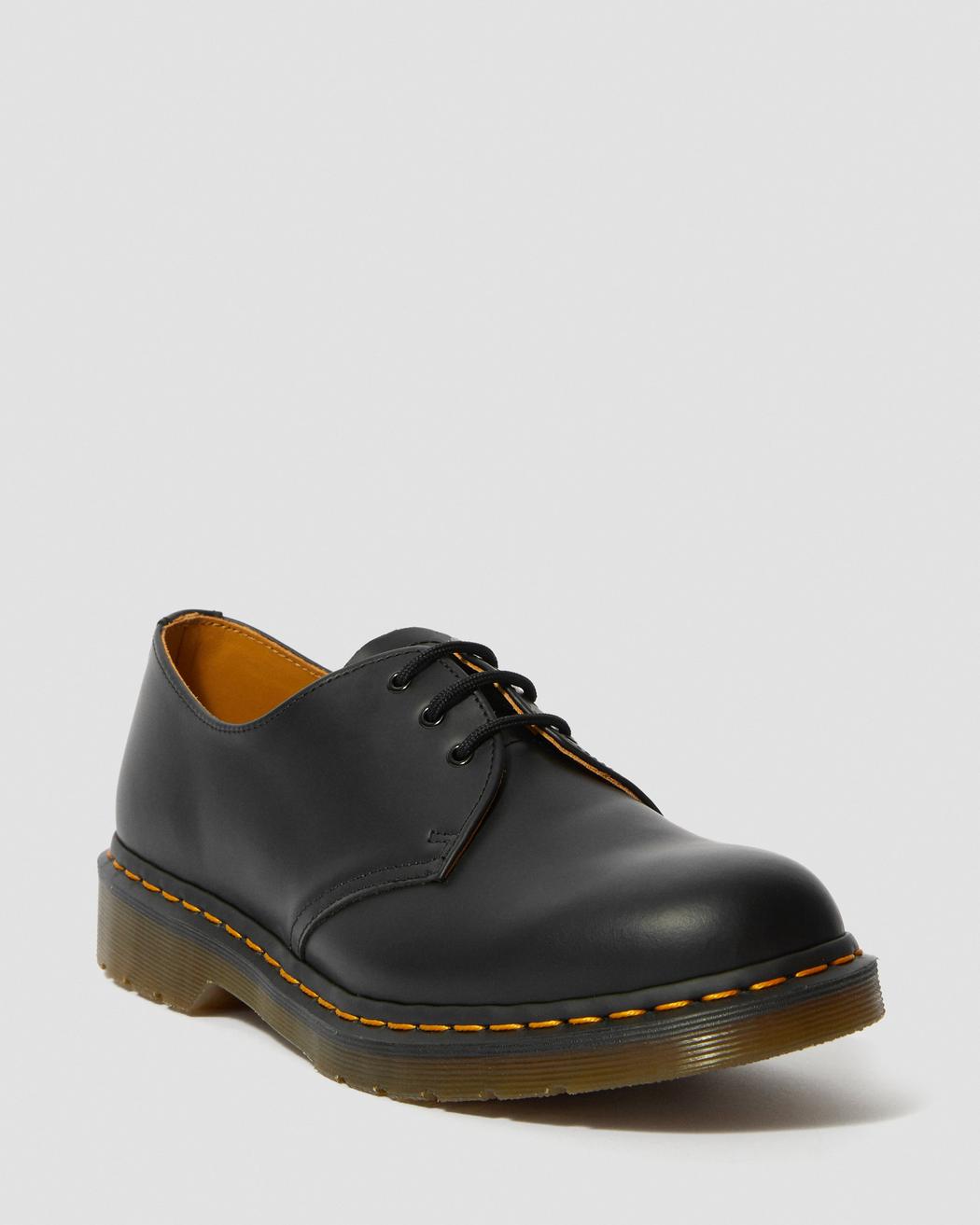 Dr. Martens 3 Eye Round Lace Black 65 cm. AC035001