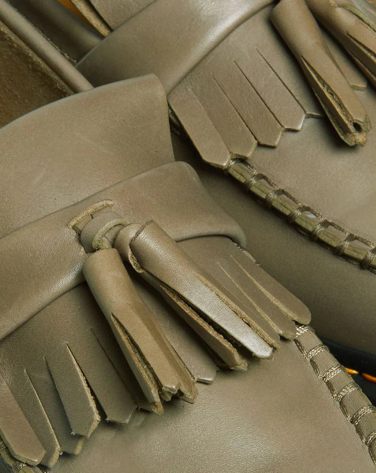 Dr. Martens Adrian Ys Olive Carrara 30686352
