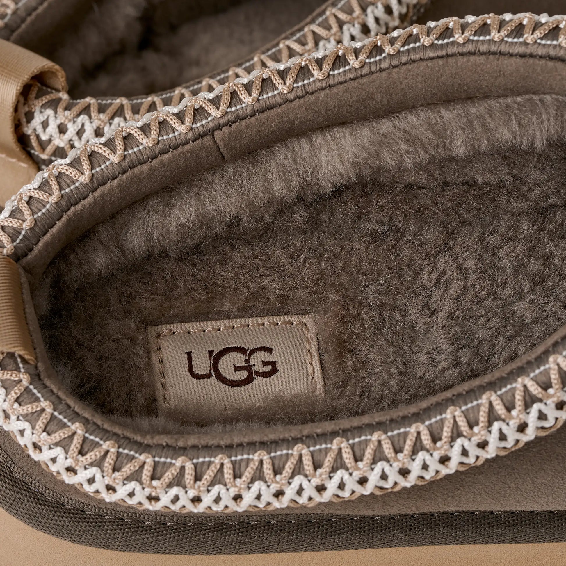 UGG W Tazz II Slipper Sand 1174471-DDR