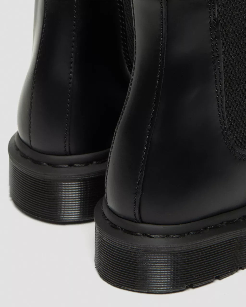 Dr. Martens 2976 Chelsea Mono Black Smooth 25685001