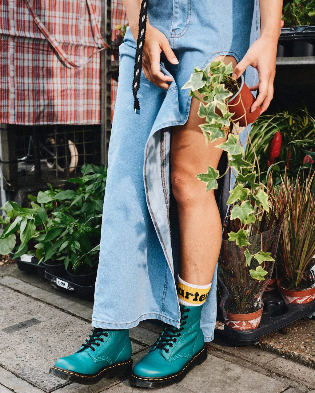 Green dr shop martens outfit