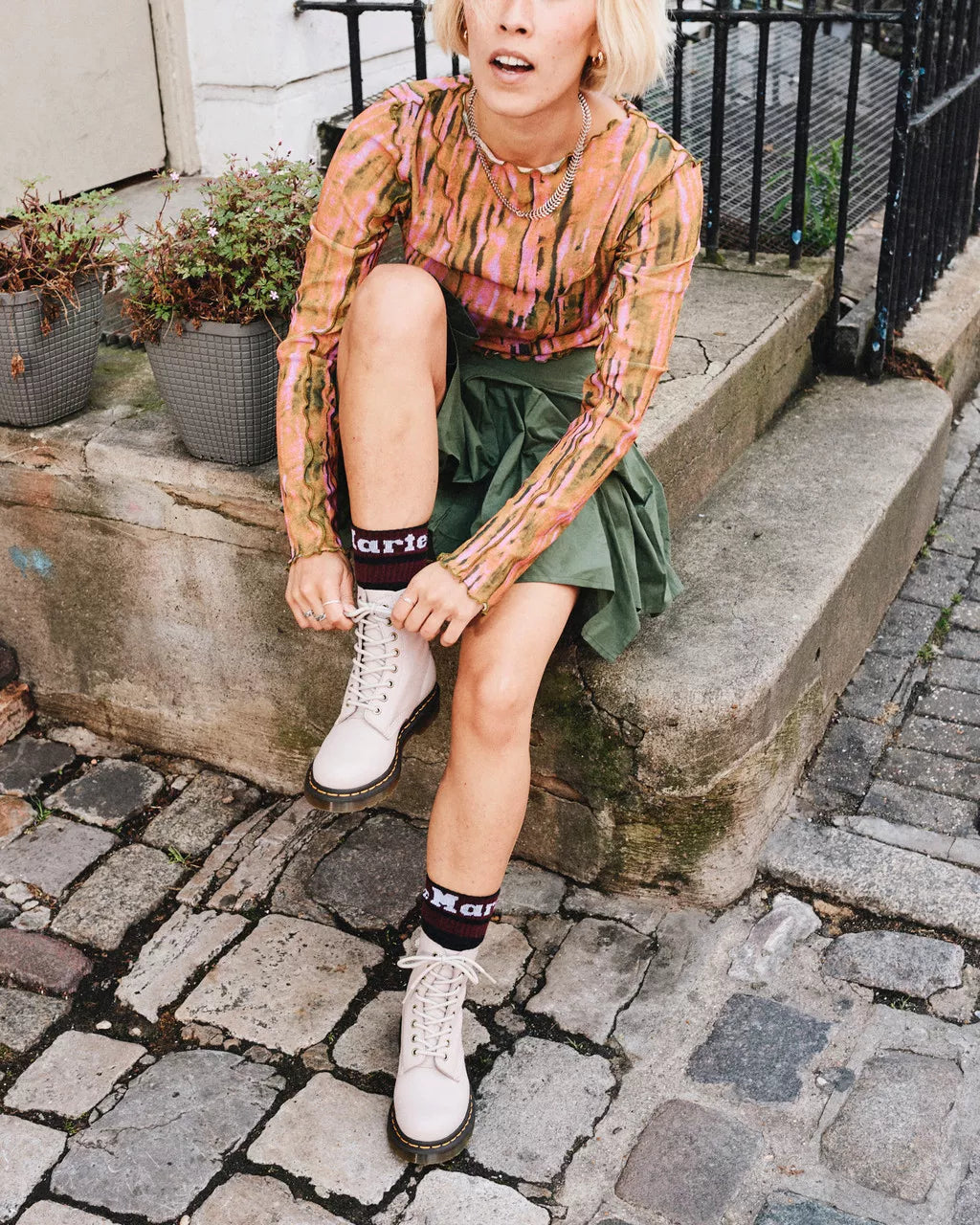 Dr martens taupe virginia hotsell