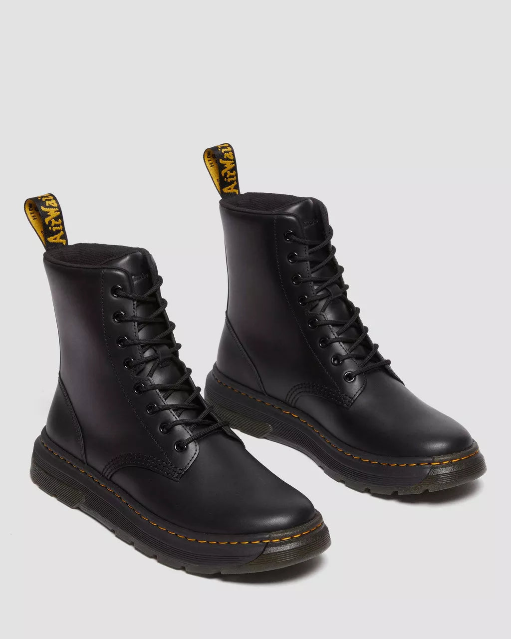 Dr. Martens Crewson Black Classic Pull Up 31222001