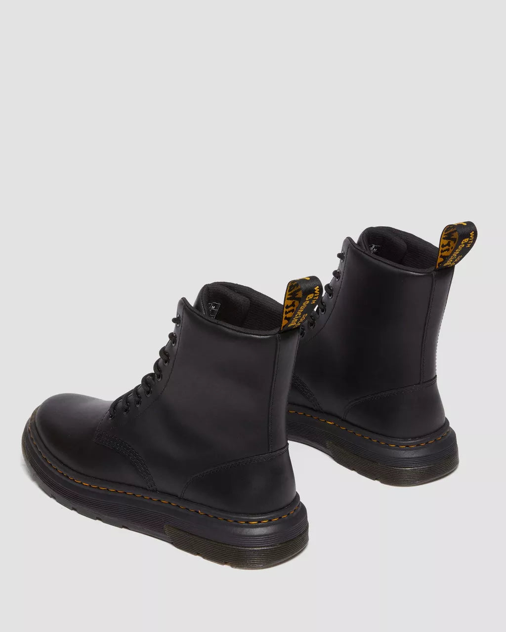 Dr. Martens Crewson Black Classic Pull Up 31222001