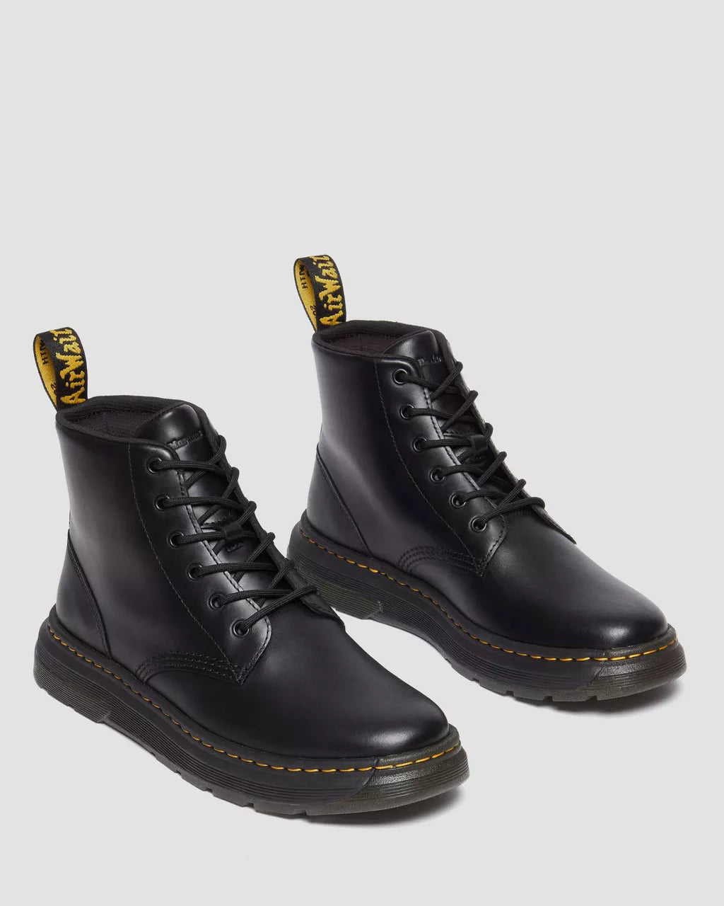 Dr. Martens Crewson Chukka Black Classic Pull Up 31672001