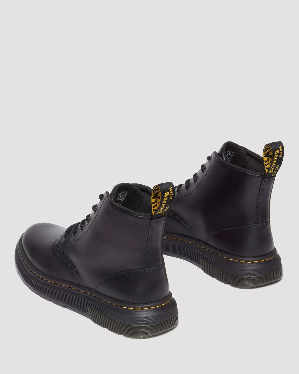 Dr. Martens Crewson Chukka Black Classic Pull Up 31672001