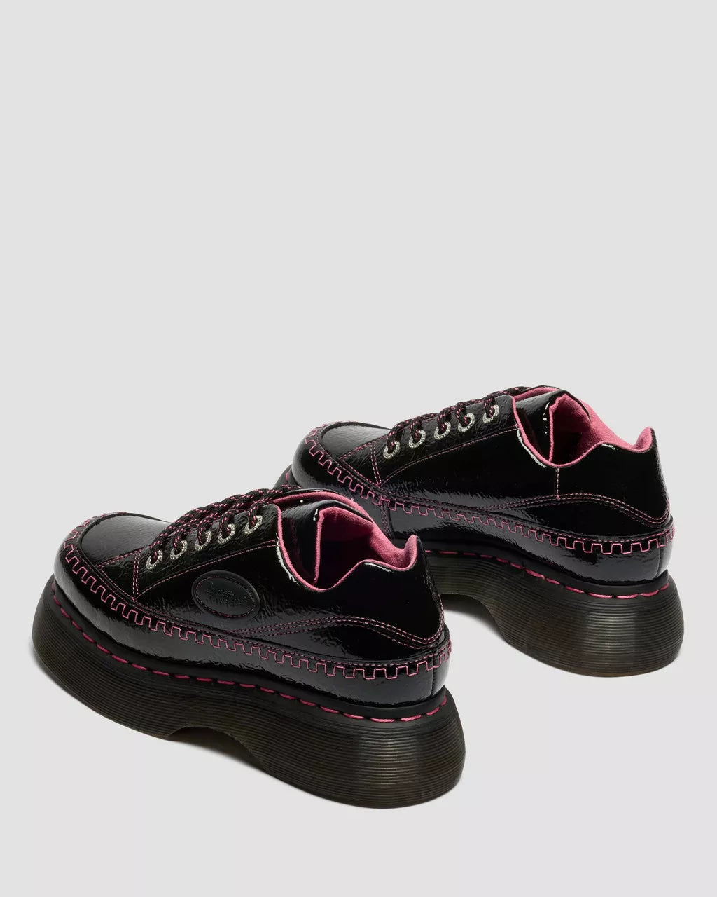 Dr. Martens Buzz 5 Eye Black Distressed Patent 42112001