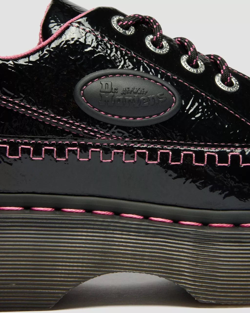 Dr. Martens Buzz 5 Eye Black Distressed Patent 42112001