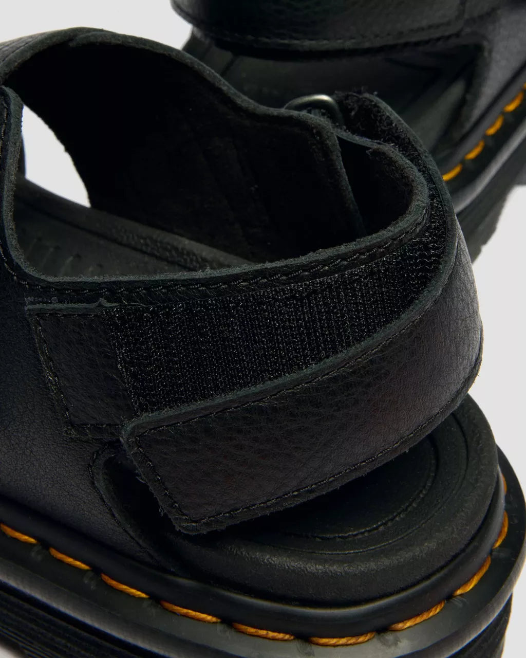 Dr. Martens Zebzag Sandal Black Pisa 43398001