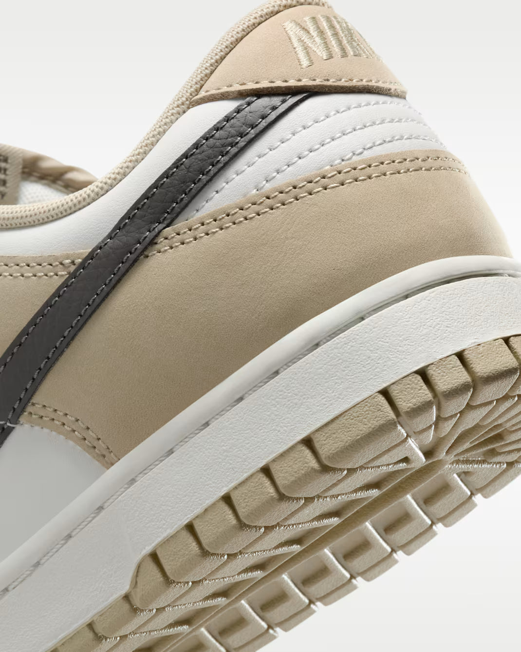 Nike Dunk Low IB3079-200