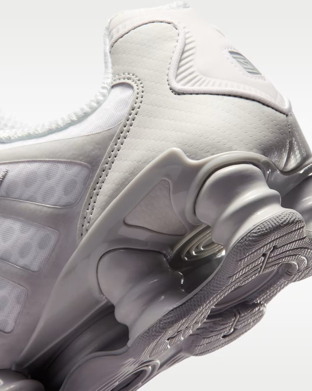 Nike Shox TL SE IQ8261-100