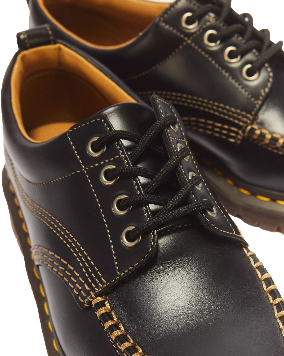 Dr. Martens Lowell Black Analine 31816001