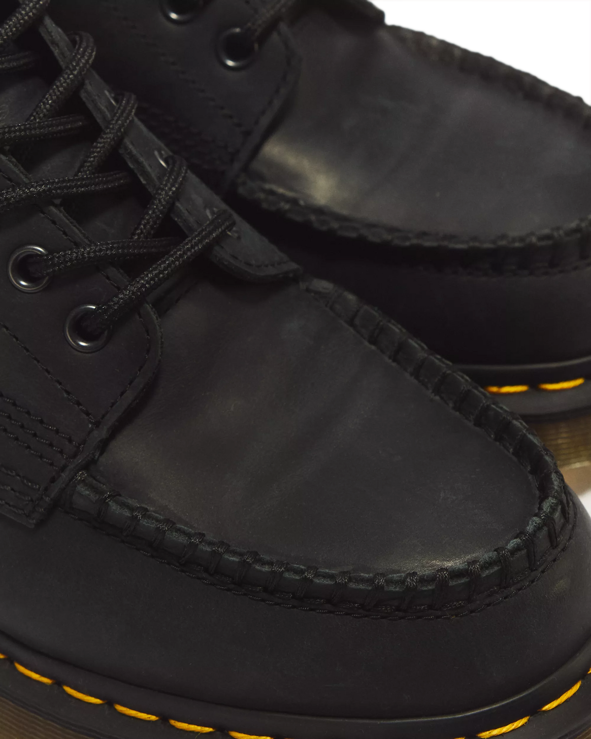 Dr. Martens Lowell Chukka Black Crazy Horse 43680001