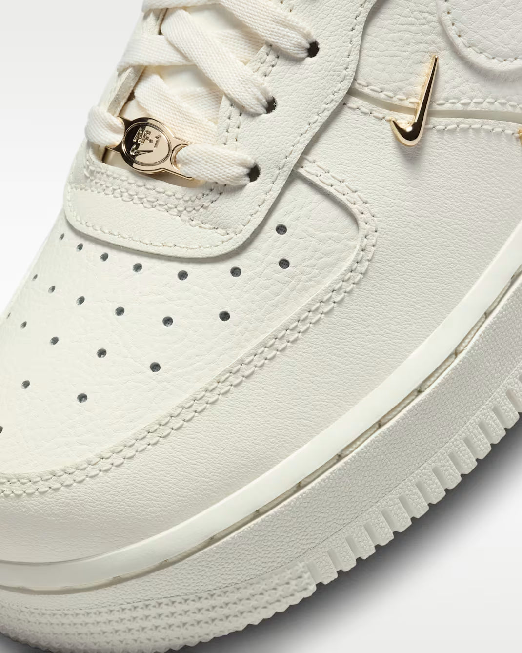 Nike Wmns Air Force 1 '07 LX FV3654-111