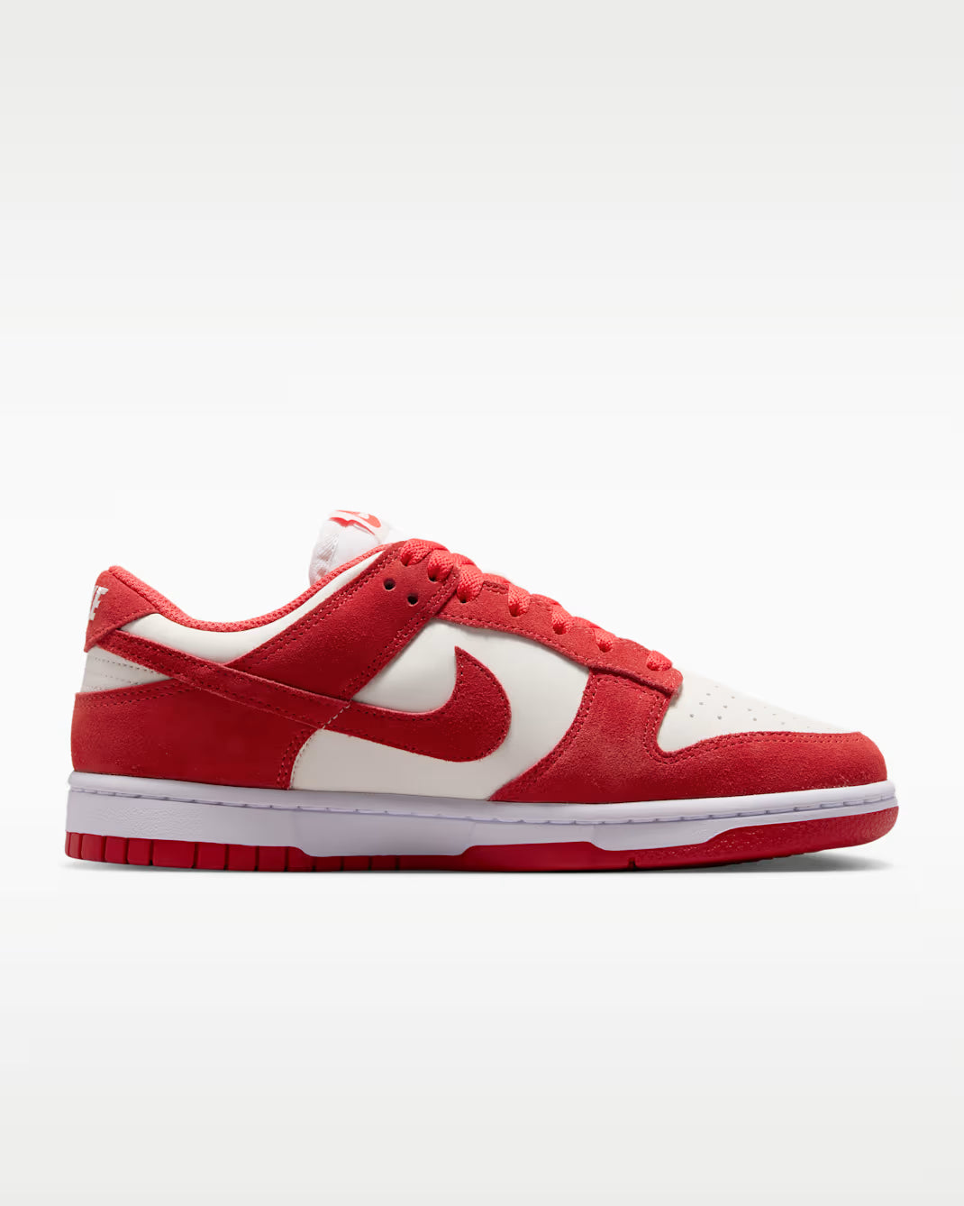nike-wmns-dunk-low-se-io4244-103