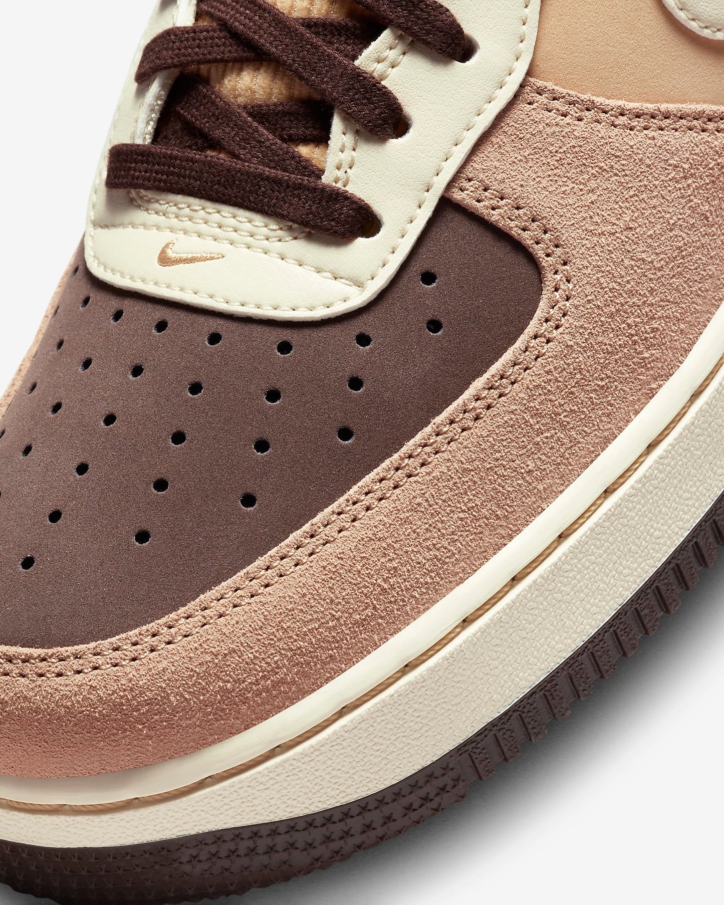 Nike Air Force 1 '07 LV8 EMB FB8878-200