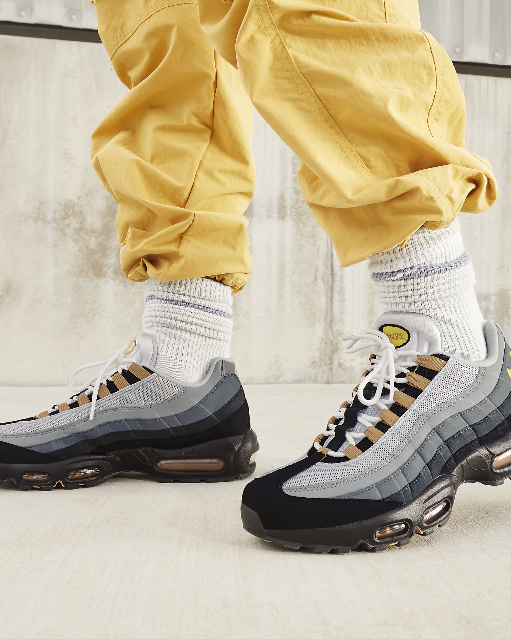 Nike Air Max 95 DX4236-100 – SNKRS Vilnius Sneaker Store