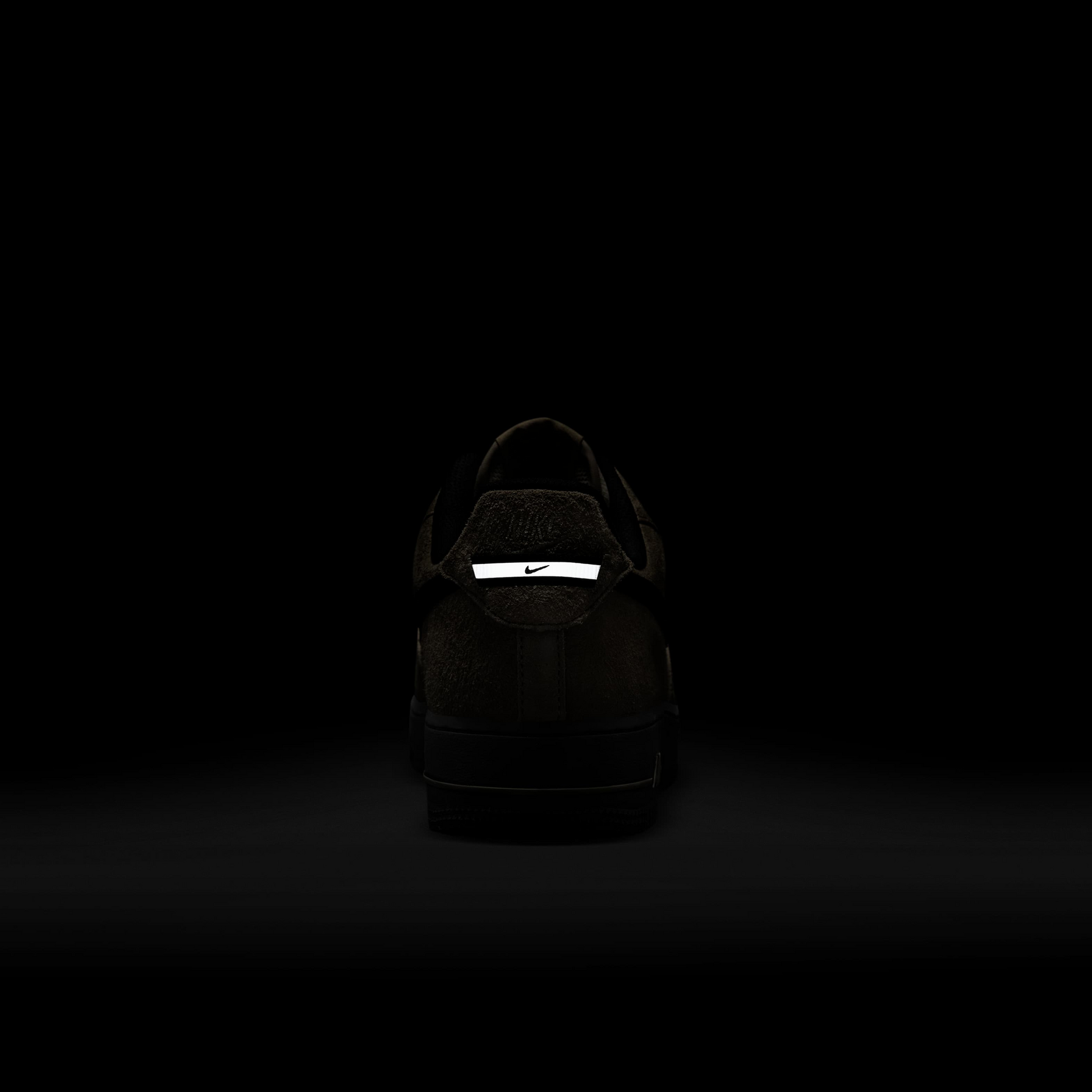 Nike Air Force 1 '07 LV8 HV6526-200