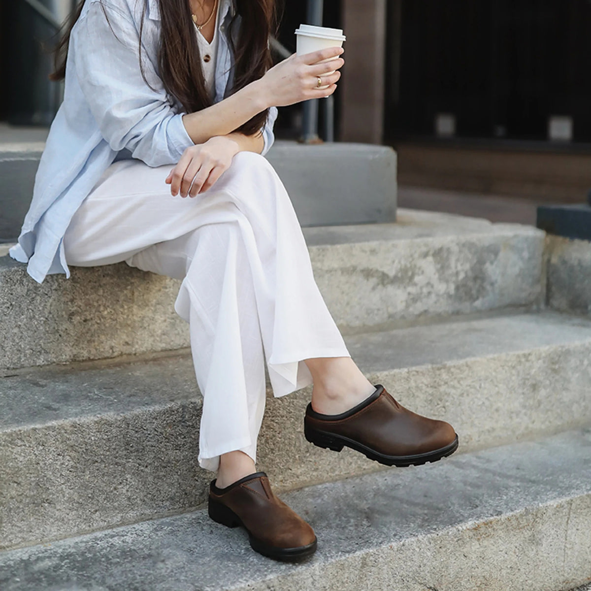 Blundstone 2421 Antique Brown Slip-on Clogs