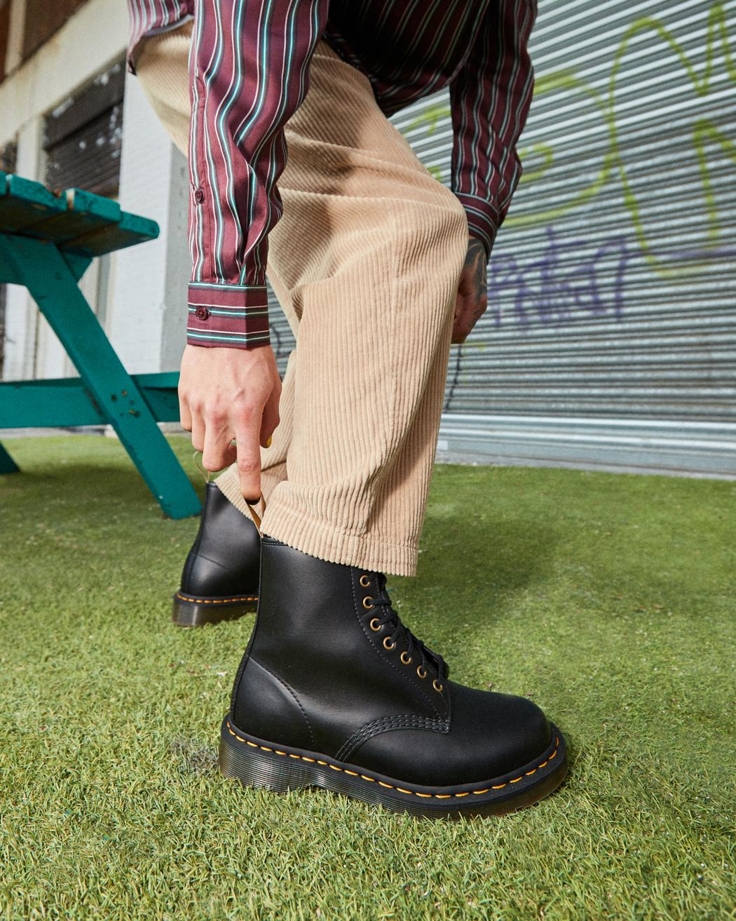 Dr martens best sale 1460 black vegan