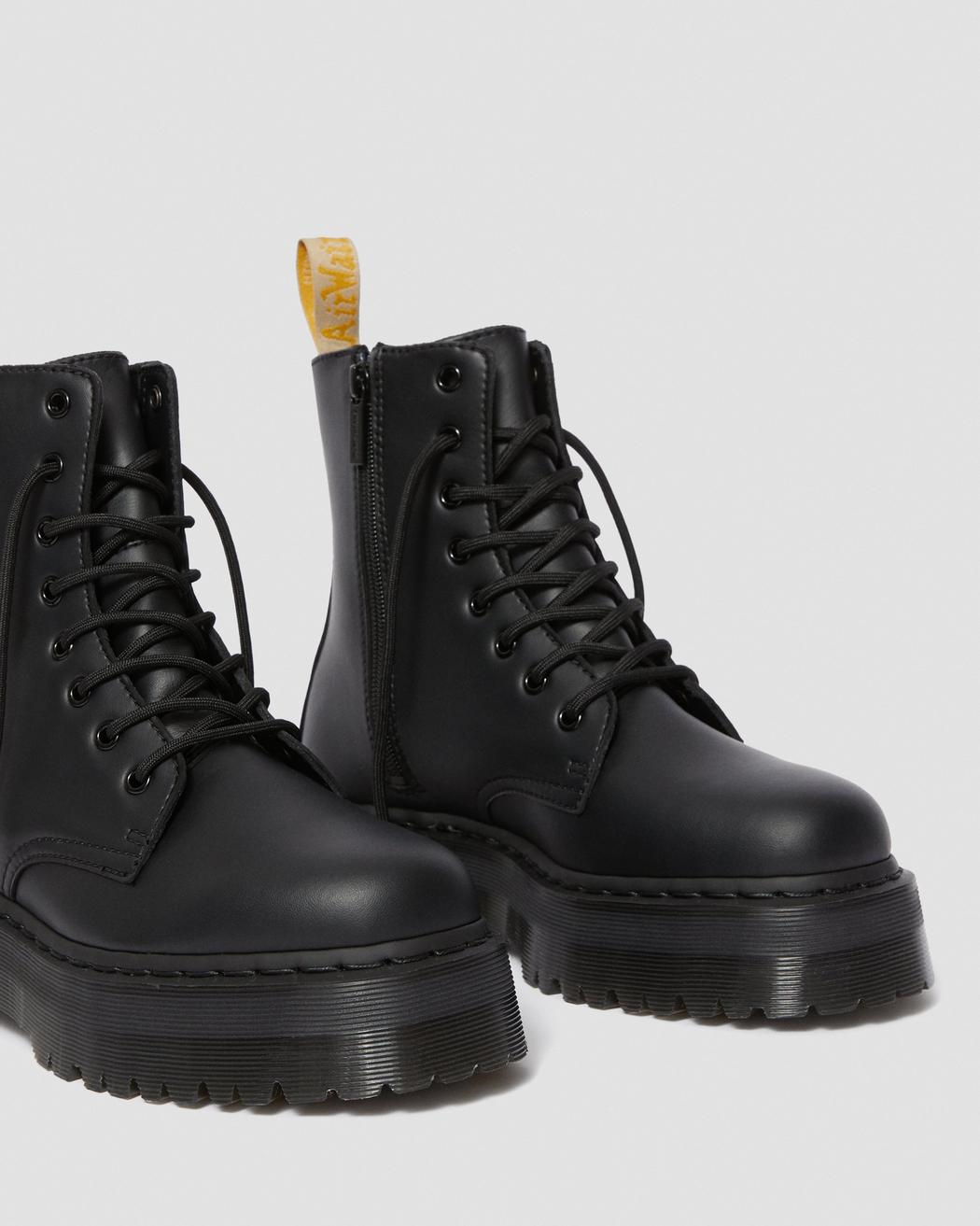 Dr martens best sale mono black vegan