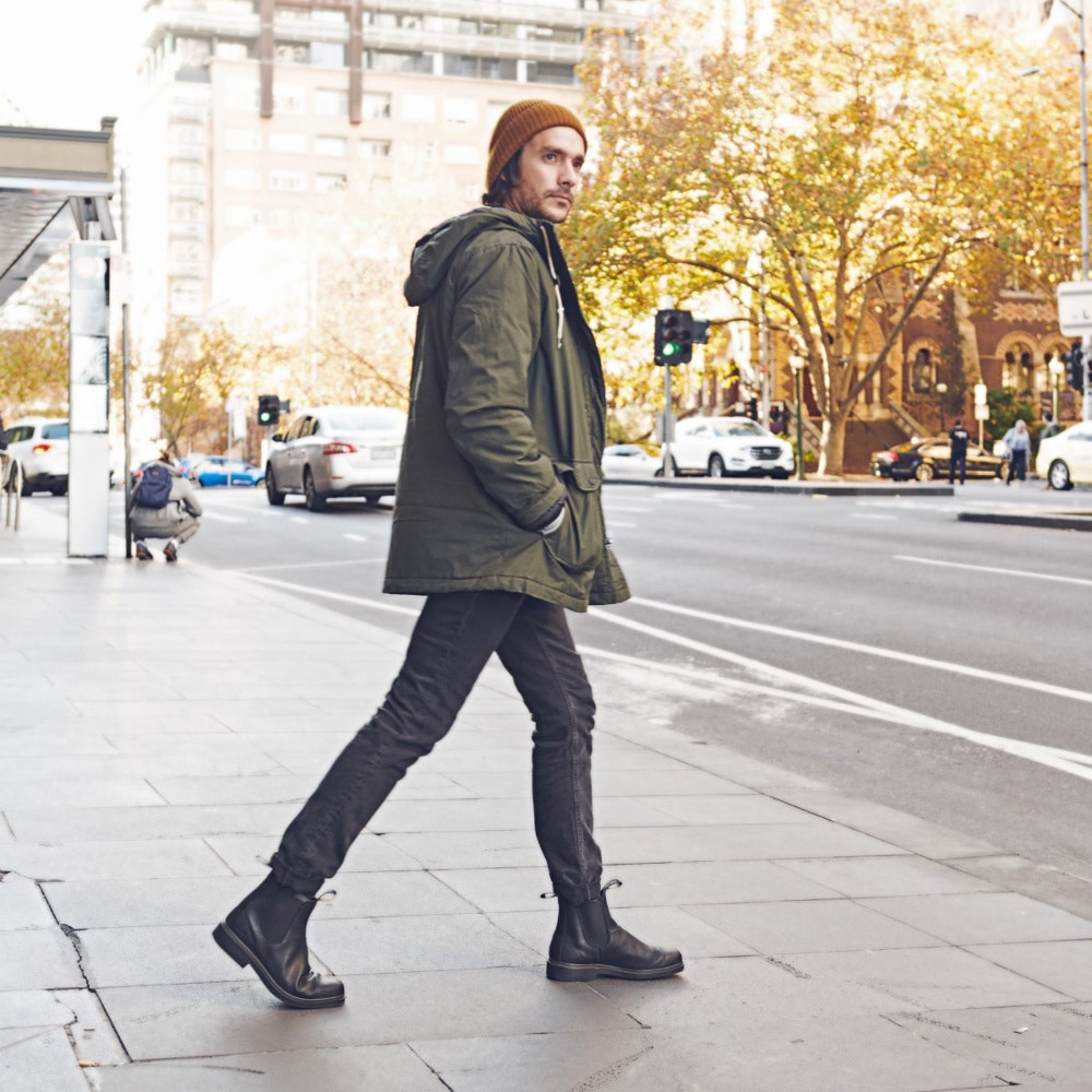 Blundstone black store chelsea boots